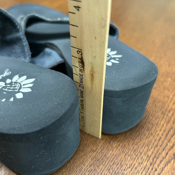 Yellow Box Thong Wedge Sandals size 6.5. Black with Rhinestone diamond studs. - Picture 3 of 4